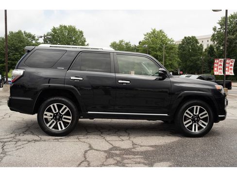 Used 2020 Toyota 4Runner 4WD image 9