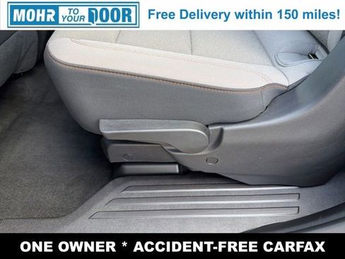 Used 2025 Chevrolet Traverse LT image 34