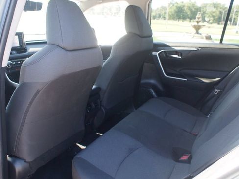 Used 2022 Toyota RAV4 XLE FWD image 14