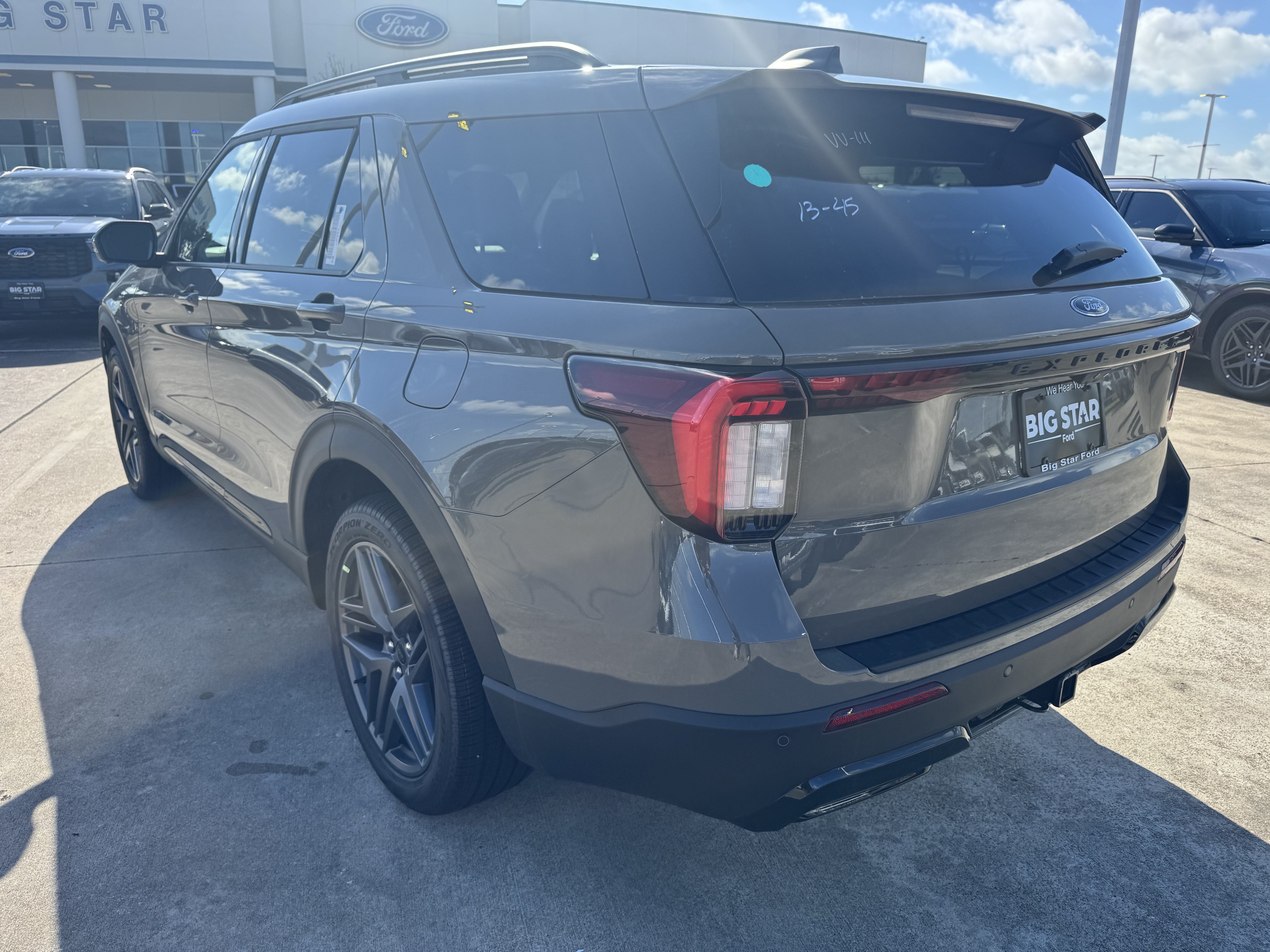 New 2026 Ford Explorer ST-Line w/ ST-Line Street Pack RWD image 6
