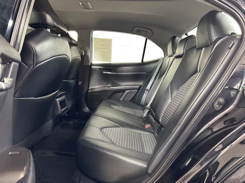 Used 2024 Toyota Camry SE image 12