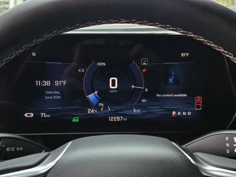 Used 2025 Chevrolet Equinox EV LT w/ LPO, Blackout Package FWD image 18