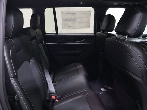 New 2026 Jeep Grand Cherokee Laredo image 12