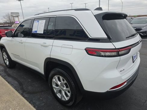 Used 2023 Jeep Grand Cherokee Limited image 14