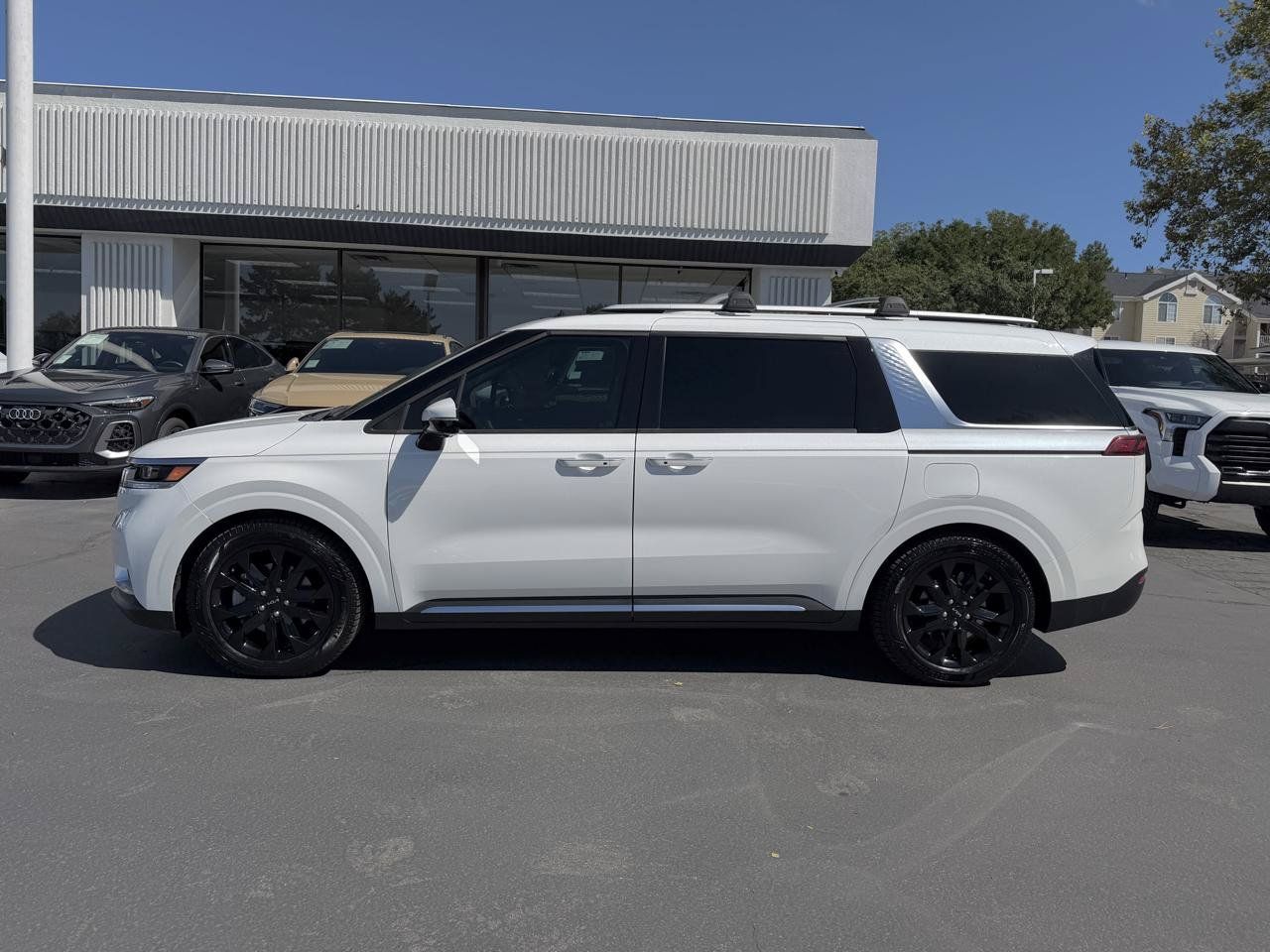 Used 2022 Kia Carnival SX Prestige FWD image 20