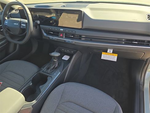 New 2025 Kia K4 EX image 13