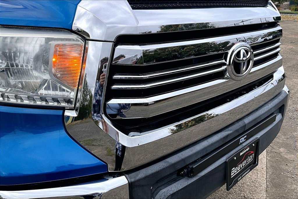 Used 2017 Toyota Tundra SR5 w/ SR5 Upgrade Package AWD/4WD image 32