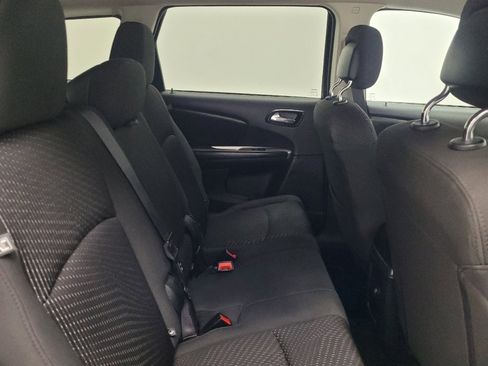 Used 2019 Dodge Journey SE FWD image 19