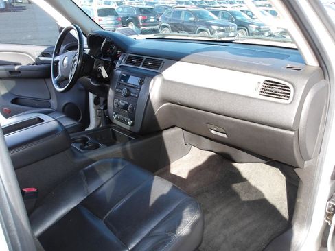 Used 2008 Chevrolet Avalanche LT w/ LT Preferred Equipment Group AWD/4WD image 13
