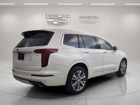 Used 2022 Cadillac XT6 Premium Luxury w/ Platinum Package image 3