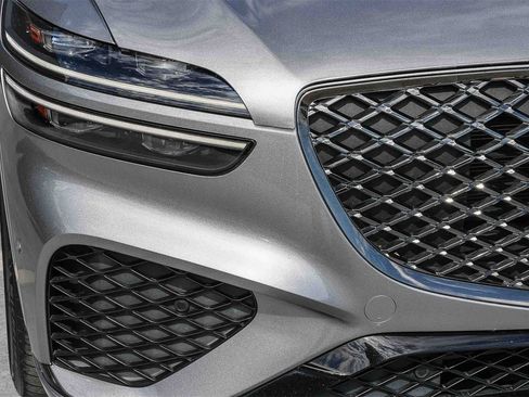 Used 2023 Genesis GV70 2.5T w/ Sport Prestige Package image 10