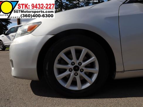 Used 2010 Toyota Camry SE FWD image 24