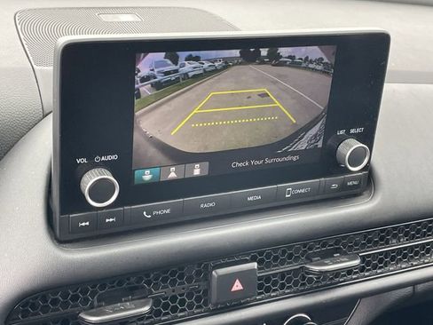 Used 2023 Honda HR-V LX image 17