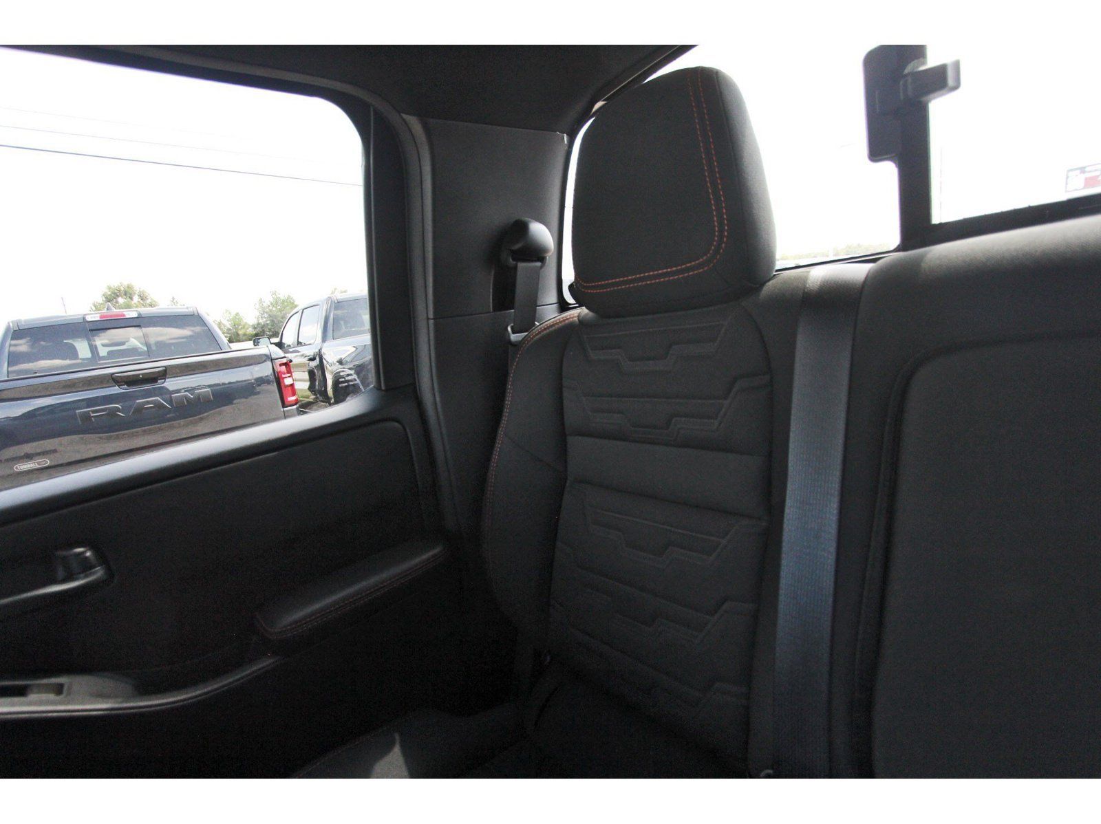 Used 2026 Nissan Frontier PRO-4X w/ Tow Package AWD/4WD image 14