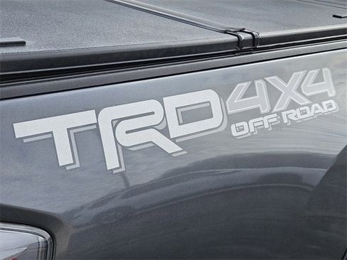 Used 2022 Toyota Tacoma TRD Off-Road w/ Technology Package image 14