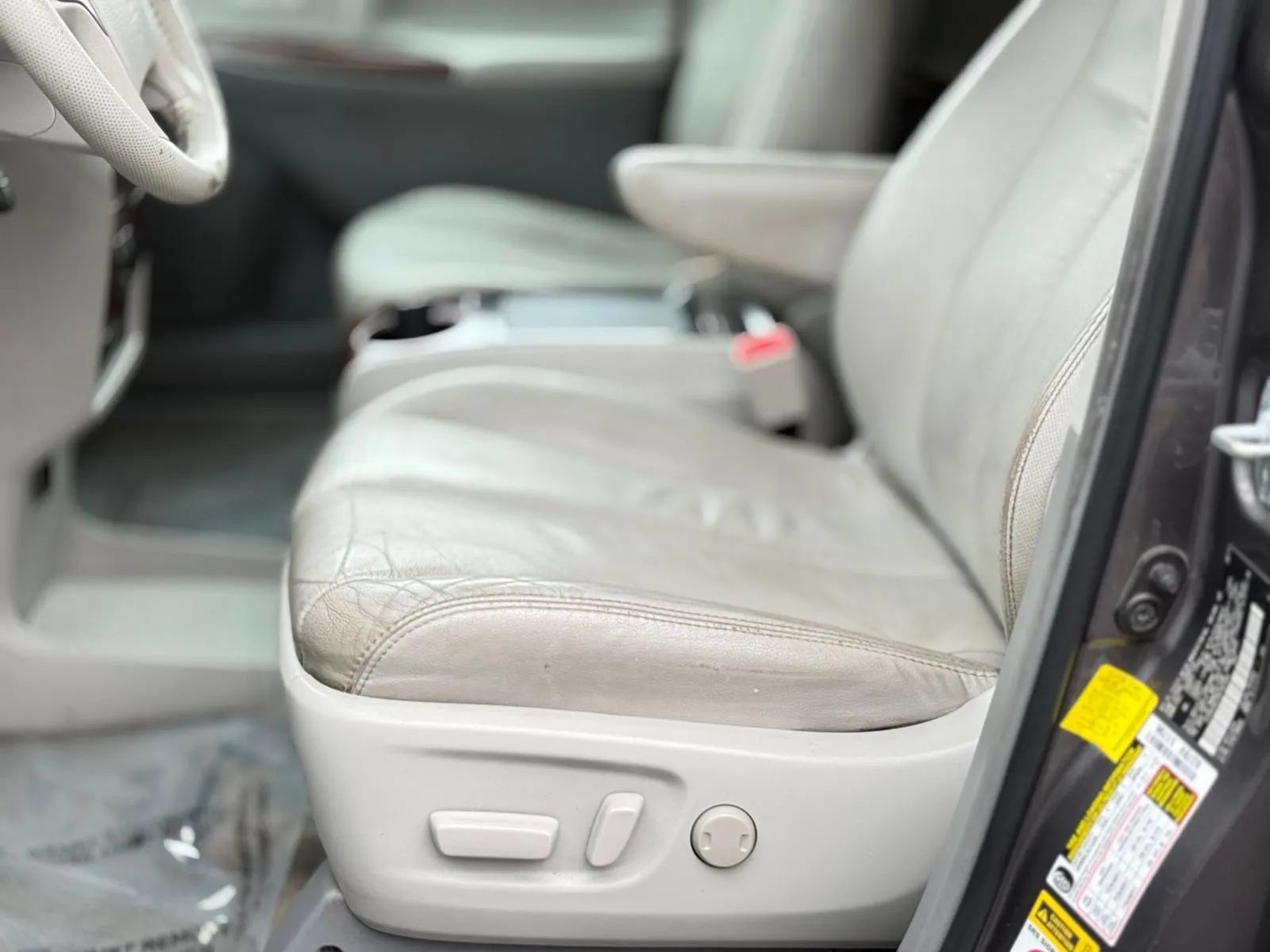 Used 2011 Toyota Sienna XLE w/ Entertainment Pkg FWD image 33