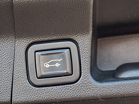 Used 2021 GMC Acadia Denali w/ Denali Technology Package image 32