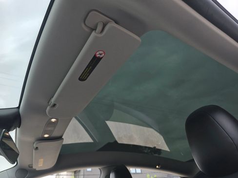 Used 2020 Tesla Model Y Long Range AWD/4WD image 27