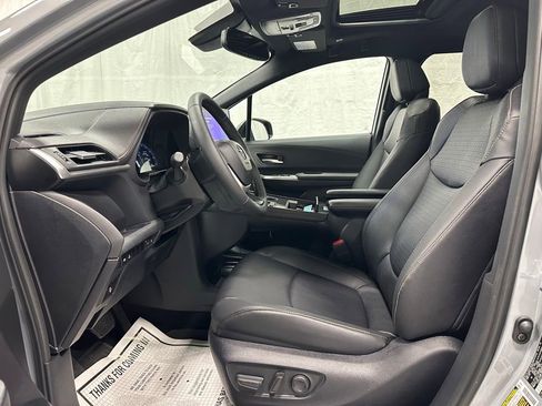 Used 2026 Toyota Sienna XLE Woodland Edition AWD/4WD image 35