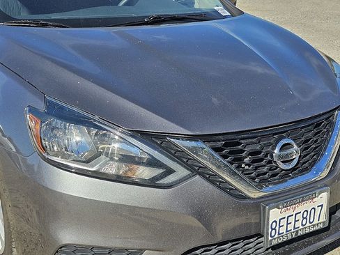 Used 2018 Nissan Sentra SV image 9