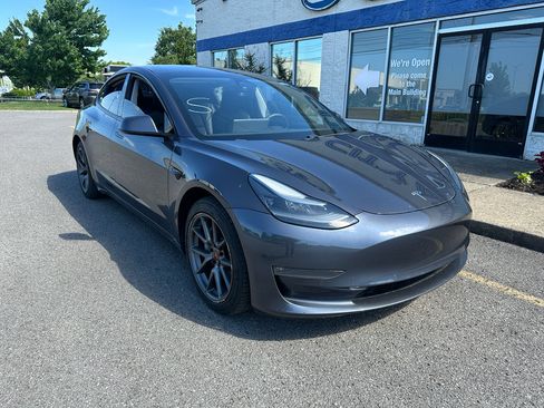 Used 2021 Tesla Model 3 Long Range AWD/4WD image 4