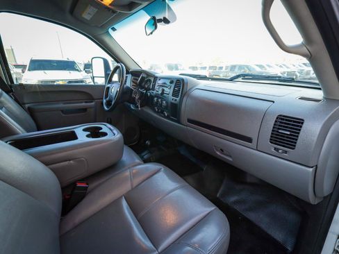 Used 2014 Chevrolet Silverado 2500 W/T image 22