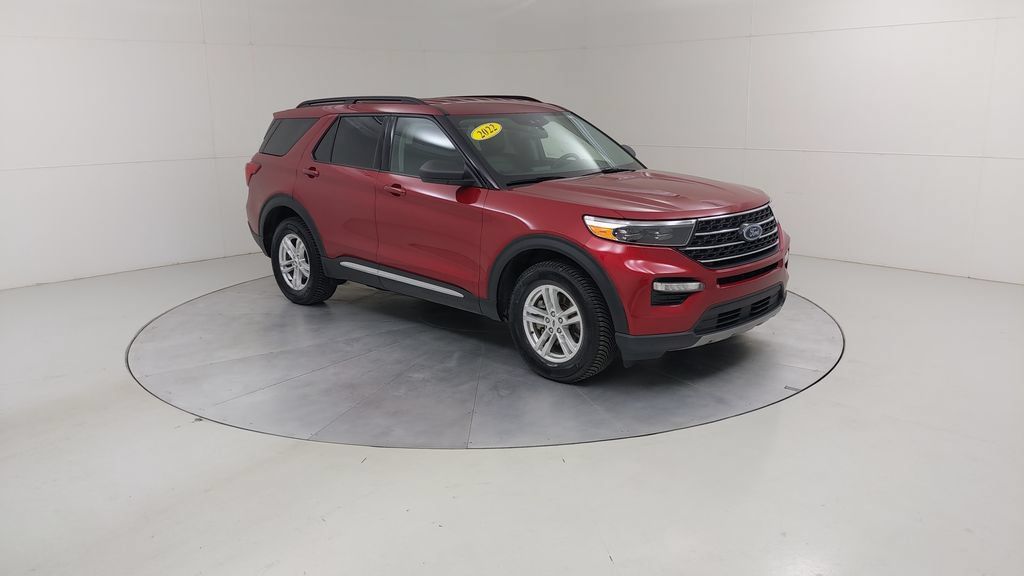 Certified 2022 Ford Explorer XLT w/ Equipment Group 202A AWD/4WD image 11