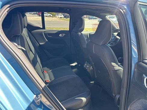 Used 2025 Volvo XC40 B5 Plus AWD/4WD image 13