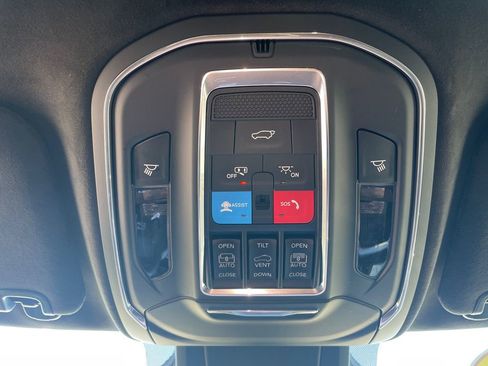 Used 2025 Jeep Wagoneer S Launch Edition w/ Trailer Tow Group image 22