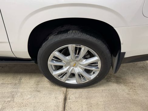 Certified 2023 Chevrolet Suburban High Country image 9