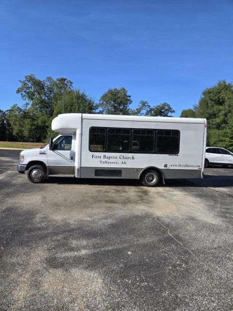 Used 2012 Ford E-450 and Econoline 450 Super Duty w/ Shuttle Bus Prep Pkg RWD image 1