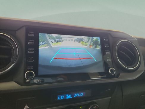 Used 2022 Toyota Tacoma TRD Off-Road w/ Technology Package RWD image 23