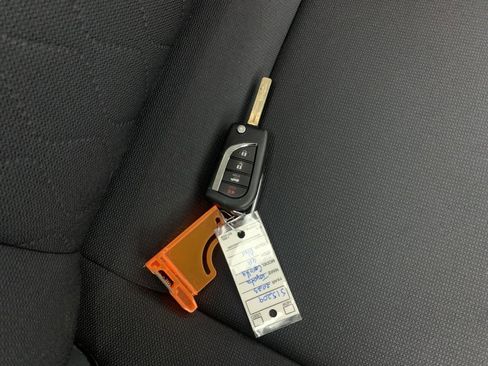 Used 2023 Toyota Corolla LE image 43