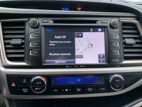 Used 2018 Toyota Highlander XLE image 20