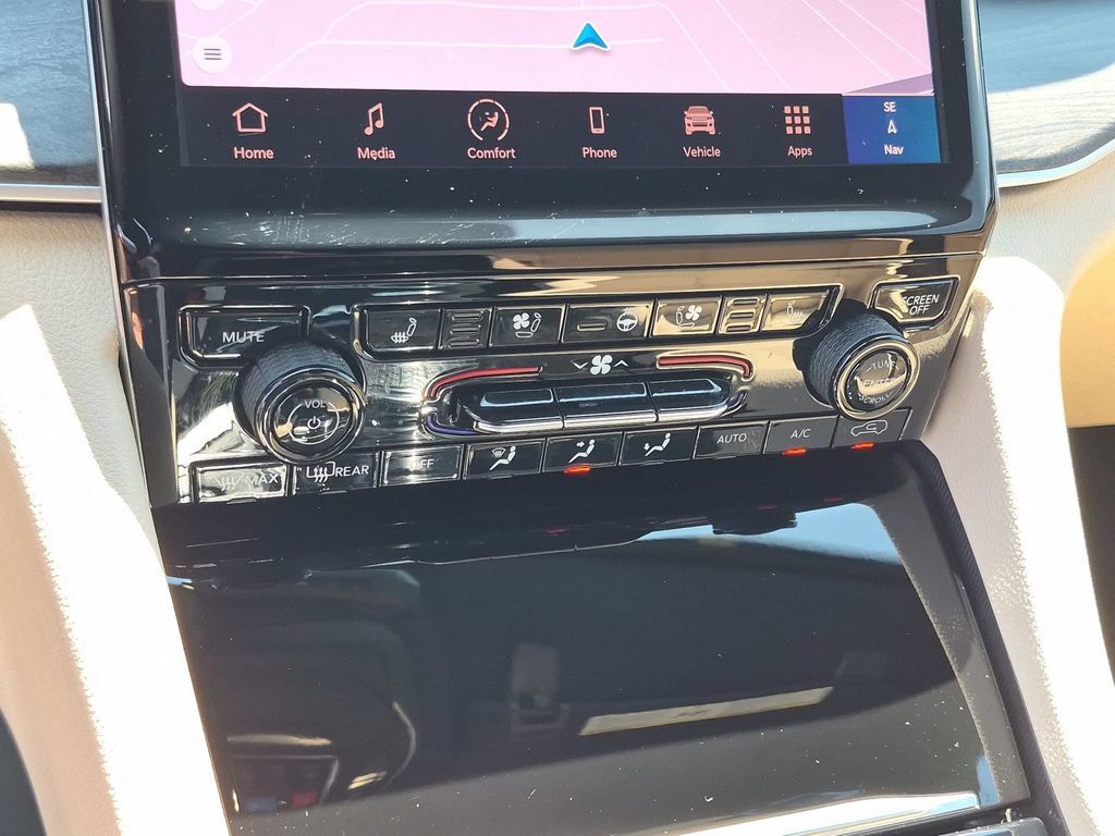 Certified 2025 Jeep Grand Cherokee L Limited w/ Luxury Tech Group II AWD/4WD image 23