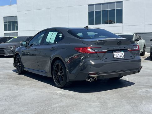Used 2026 Toyota Camry SE w/ Convenience Package FWD image 4