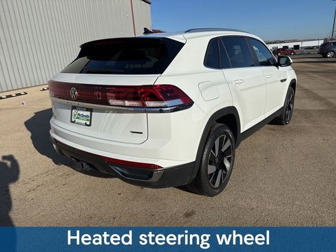 Used 2024 Volkswagen Atlas Cross Sport SE w/ Panoramic Sunroof Package image 7