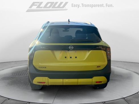 Used 2025 Nissan Kicks SR w/ SR Premium Package image 8