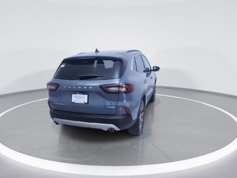 Used 2025 Ford Escape Platinum image 9
