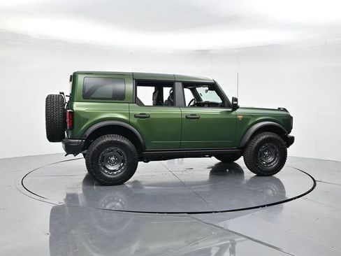 Used 2025 Ford Bronco Badlands AWD/4WD image 2