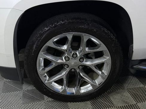 Used 2018 Cadillac Escalade Luxury AWD/4WD image 15