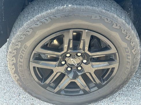 Used 2023 Chevrolet Silverado 1500 LT Trail Boss AWD/4WD image 9