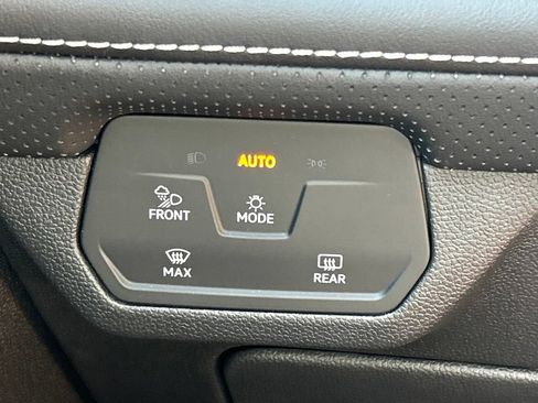Certified 2026 Volkswagen Atlas SE w/ Panoramic Sunroof Package FWD image 31