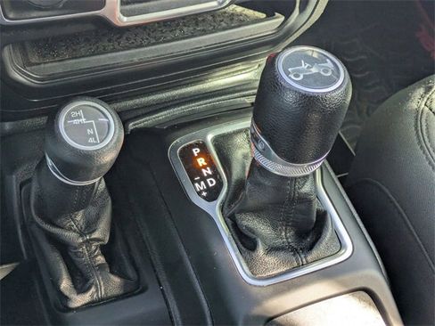 Used 2018 Jeep Wrangler Unlimited Sport image 20