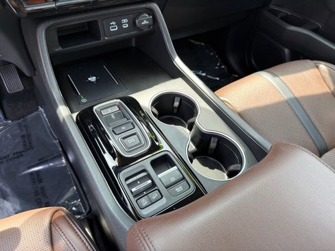 Used 2025 Honda Pilot Elite image 28
