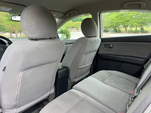 Used 2012 Nissan Sentra 2.0 SR FWD image 15