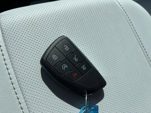 New 2025 Chevrolet Suburban Premier image 44