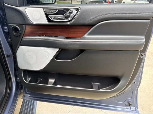 Used 2023 Lincoln Navigator L Reserve AWD/4WD image 15
