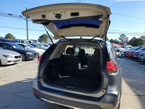 Used 2017 Nissan Rogue SV image 39