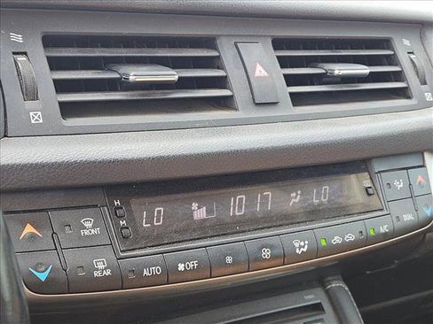 Used 2017 Lexus CT 200h w/ Seat Comfort Package image 13